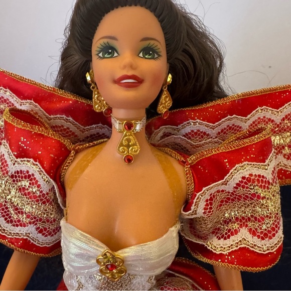 1997 Happy Holidays Collectors Barbie - Picture 5 of 8